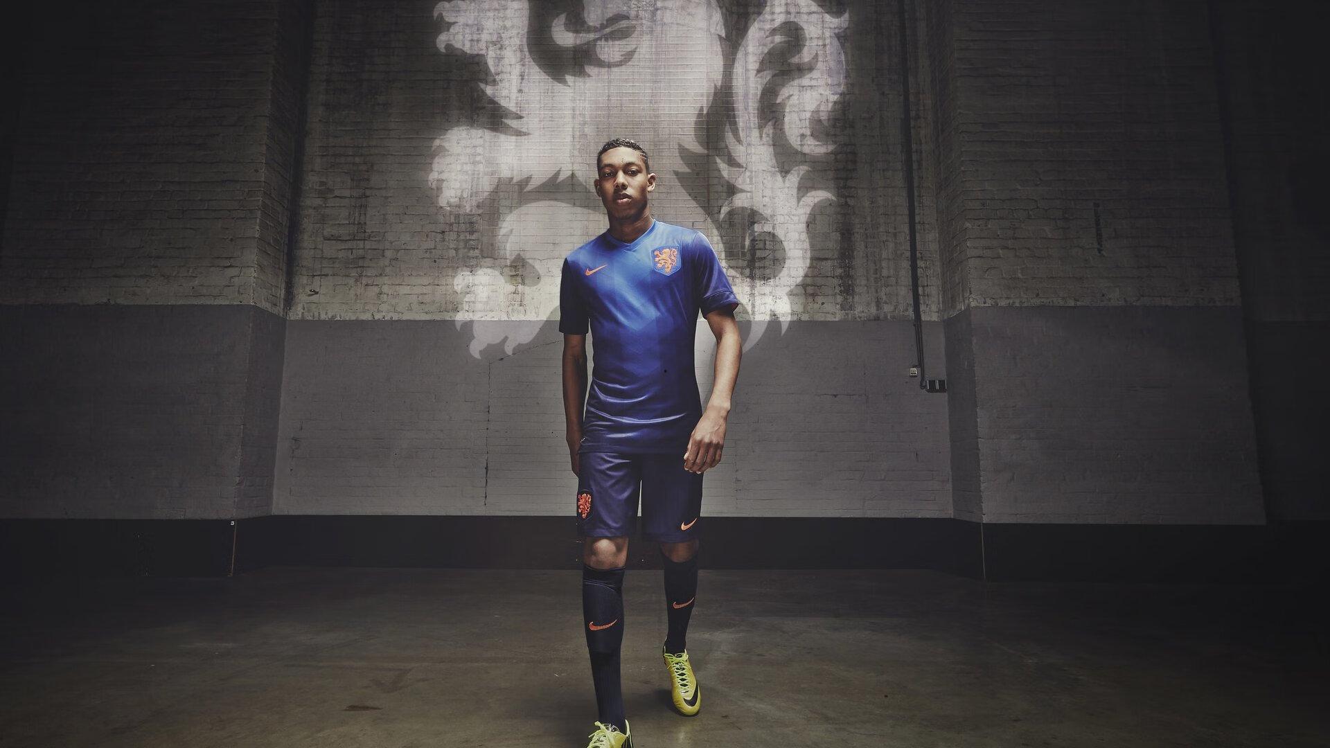 韦少奇才首秀惊艳全场!17分钟正负值+11引爆能量,队友盛赞,他让比赛彻底改变